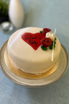 Bodø bakeri - Farsdagskake marsipan 16 biter / 25CM