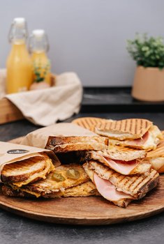 Blomsø Bakeri - Rund toast med ost og skinke